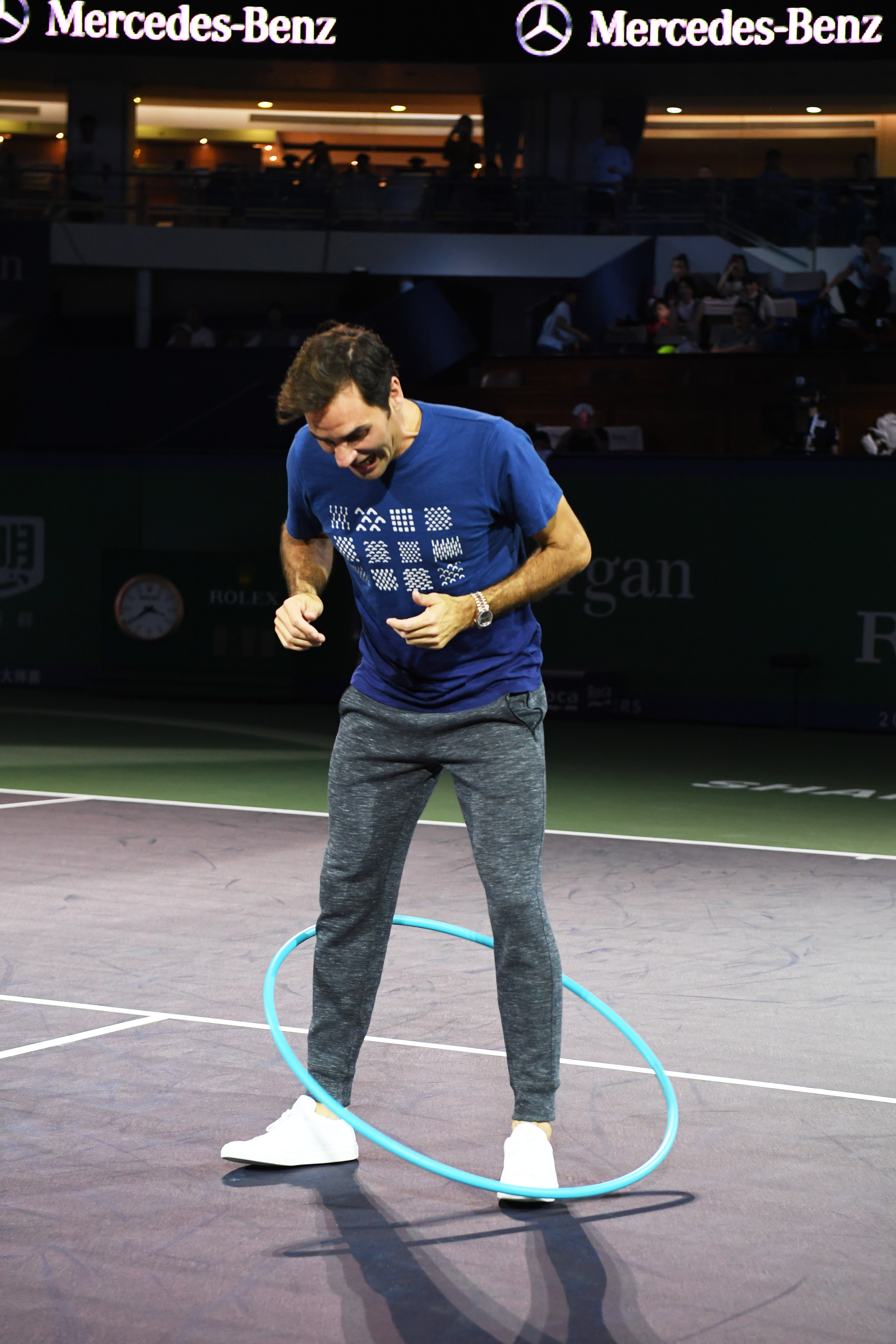 费德勒迎来十赛季高光表现，湖人球迷沸腾！的简单介绍