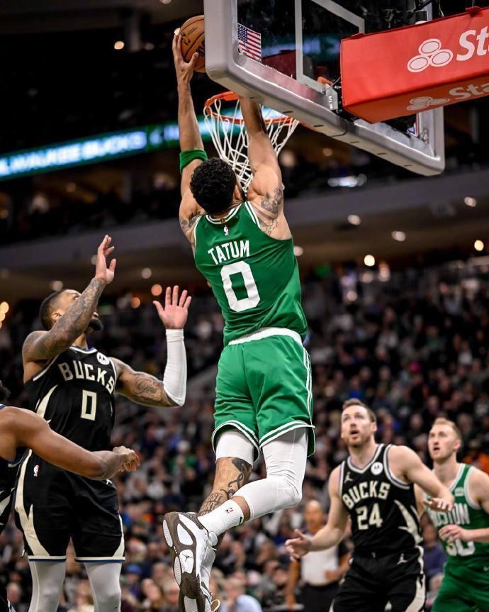 塔图姆在快船比赛中势不可挡，挺进下一轮引发热议！的简单介绍